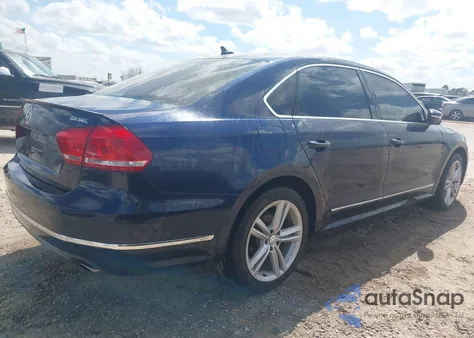 2012 Volkswagen Passat 3.6L V6 Sel Premium z USA, uszkodzony, nr VIN 1VWCM7A31CC093629